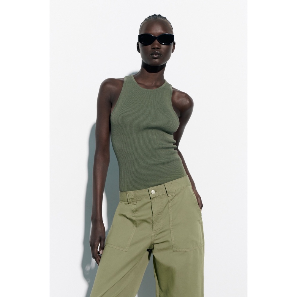 Zara Olive Green Cropped Pants - Picture 2 of 8